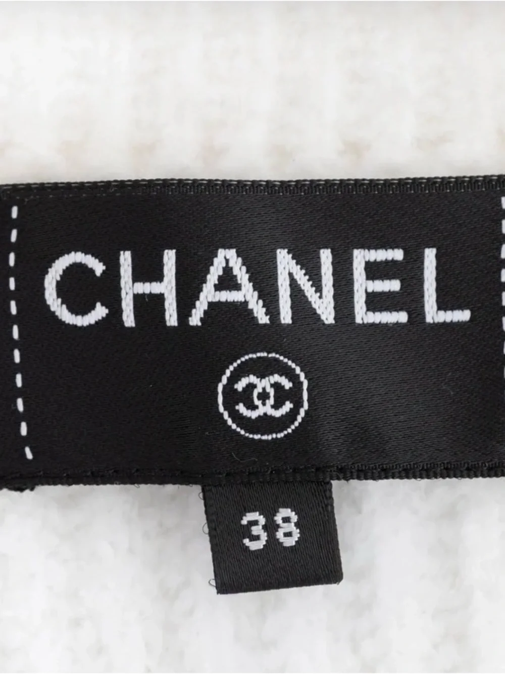 Chanel White Cotton Ribbed Knit No. 5 Crest Cardigan
